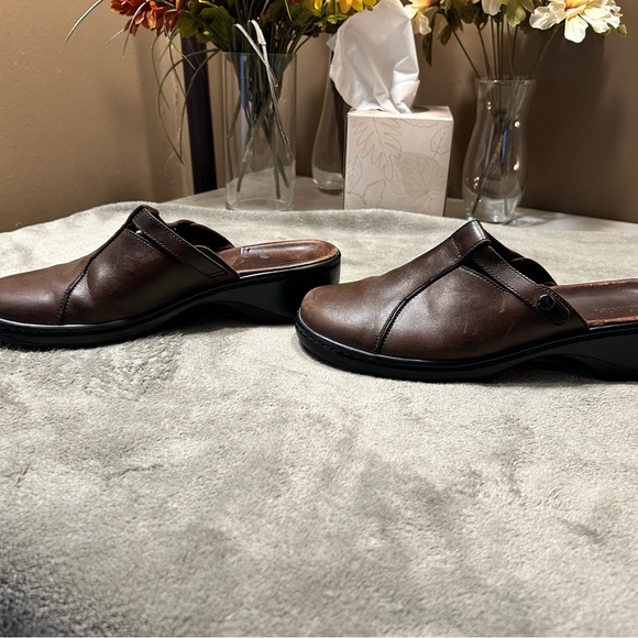 Clark’s Mules - Picture 4 of 6